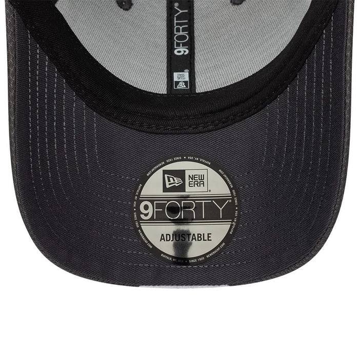 Pictured is this Visa Cash App Racing Bulls H1 Race Special 9FORTY Adjustable cap in dark grey. 5