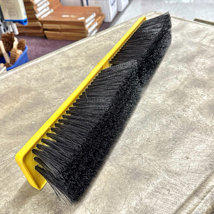 24" MEDIUM PUSH BROOM HEAD W/ PLASTIC BLOCK