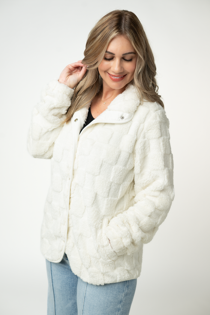 Checkered Snap Sherpa - Ivory