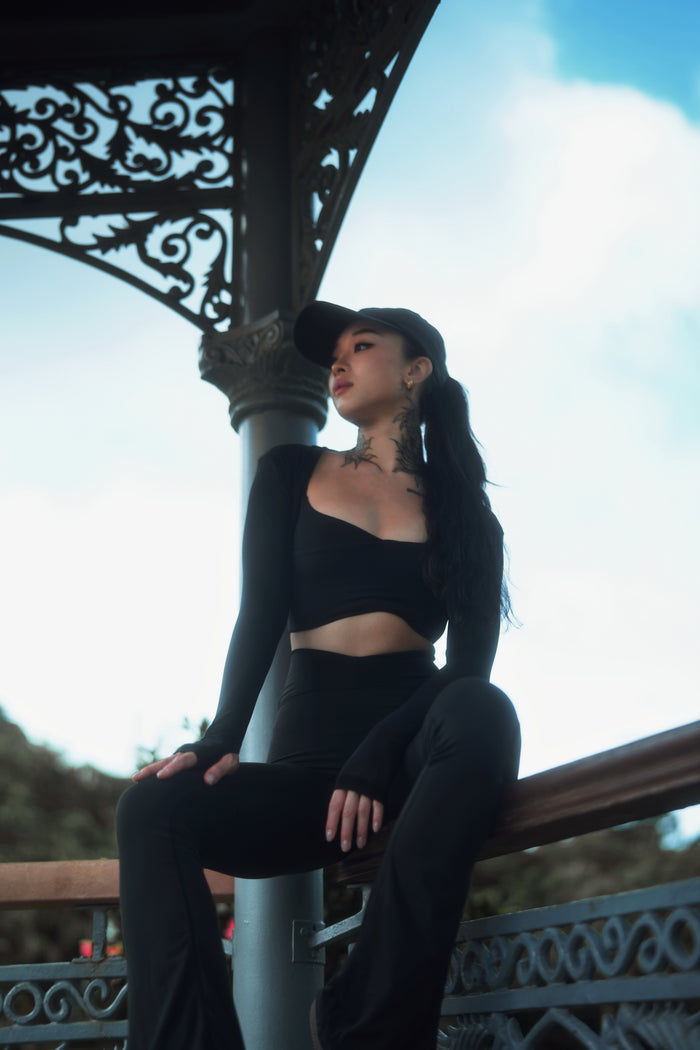 Criss Cross Front Sports Bra | Obsidian Black