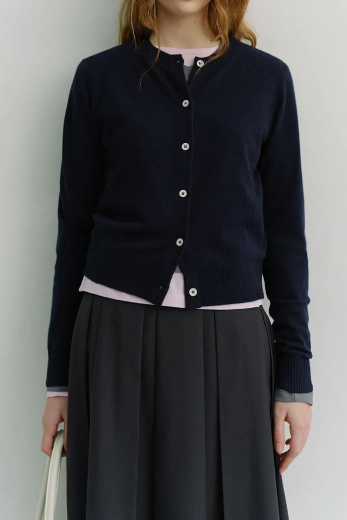 Essential Crewneck Knit Cardigan Sweaters & Knits Dunst