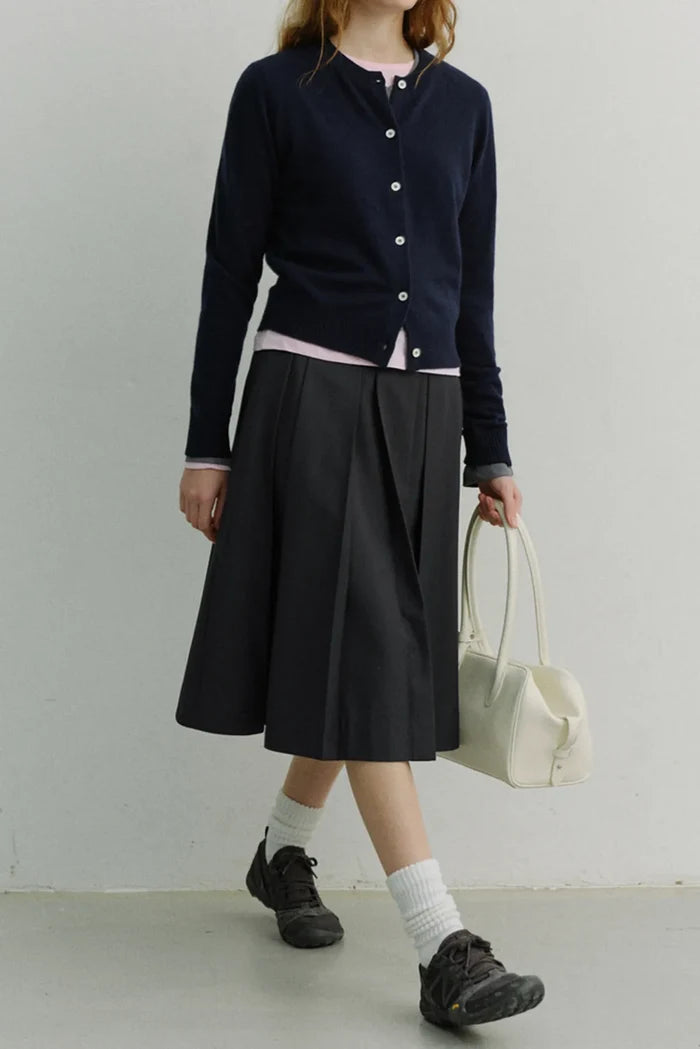 Essential Crewneck Knit Cardigan Sweaters & Knits Dunst