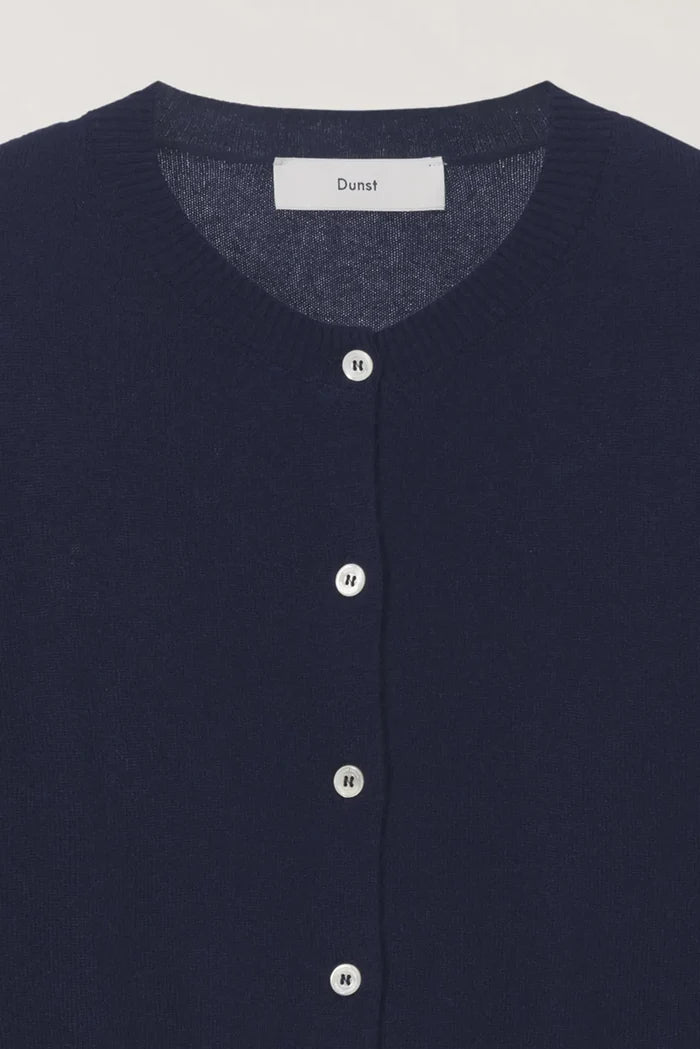 Essential Crewneck Knit Cardigan Sweaters & Knits Dunst