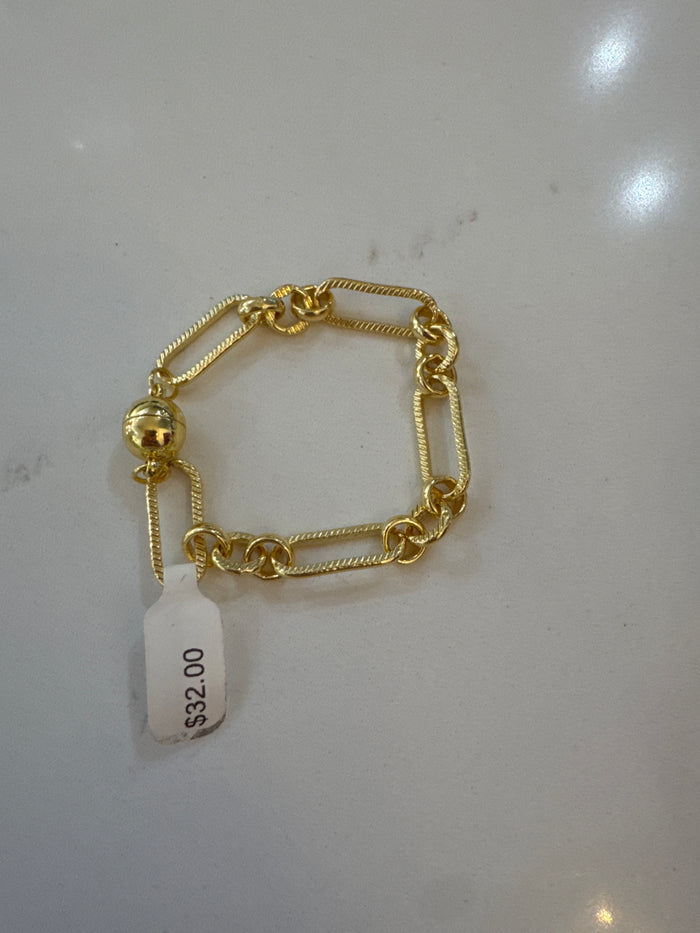GOLD MAGNETIC BRACELET