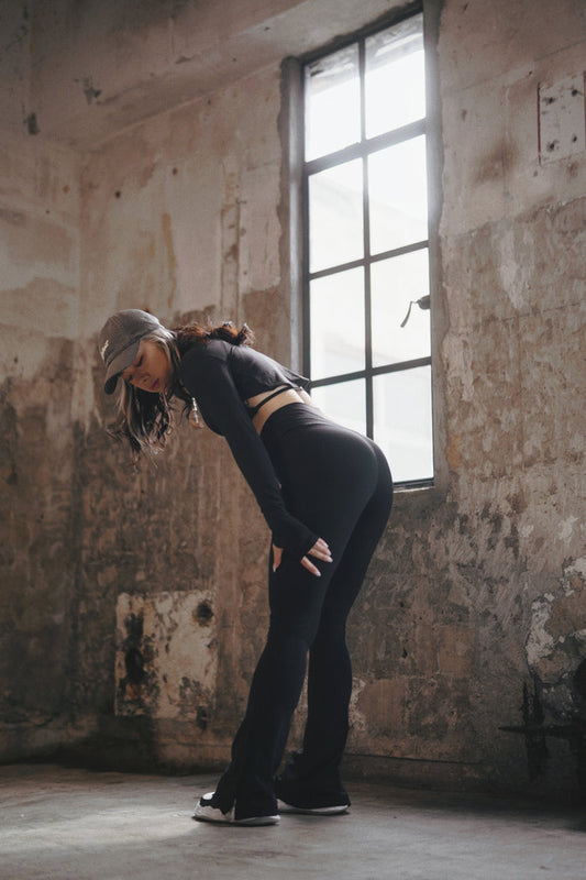 Gothic V Cut Flare Tights | Obsidian Black