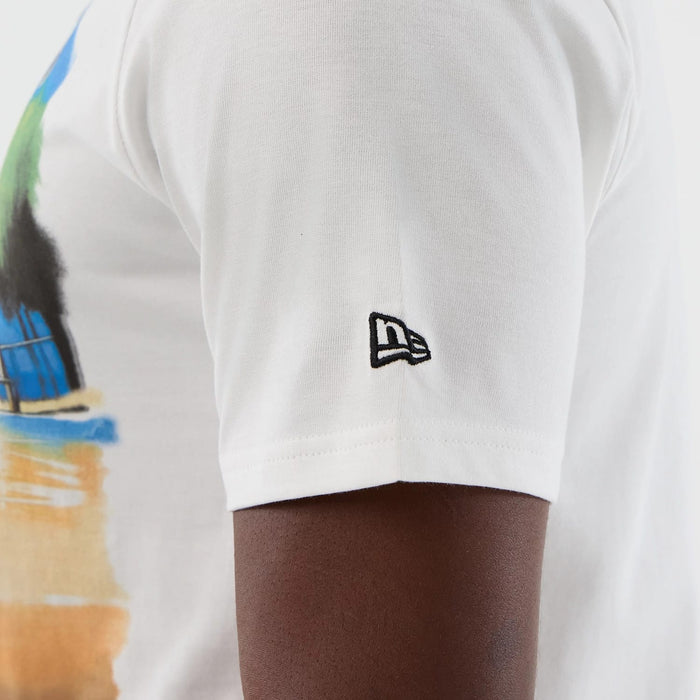 The model is wearing this NBA Beach Graphic LA Lakers T-Shirt in white. 6