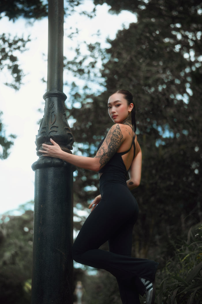 Low-Cut Cross-Back Bra | Obsidian Black
