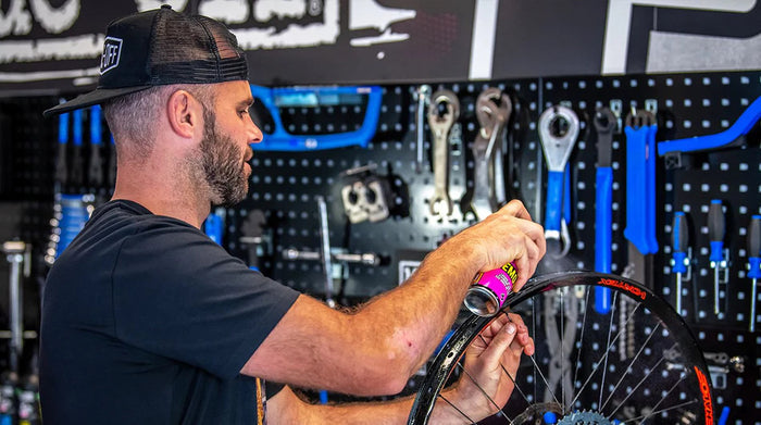 MUC-OFF BIKE GLUE & SEALANT REMOVER