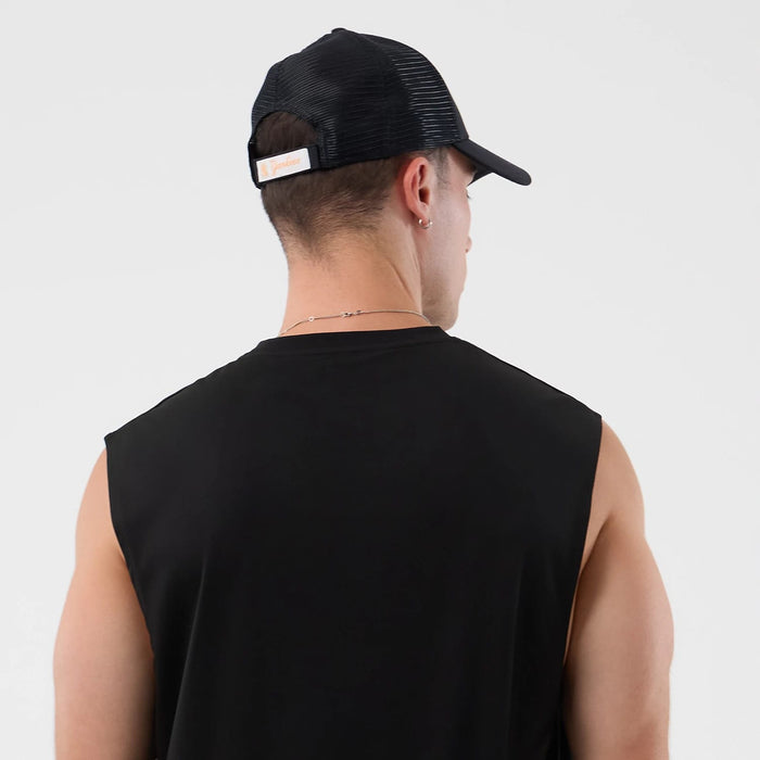 The model is wearing this MLB Core Plus New York Yankees Vest in black. 7