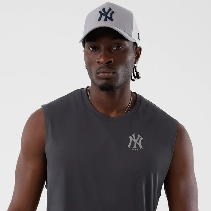 The model is wearing this MLB Core Plus New York Yankees Vest in dark grey. 5