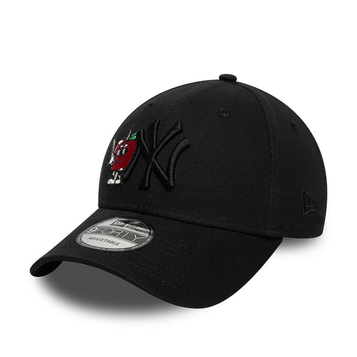 Pictured is this MLB Icon New York Yankees 9FORTY cap in black. 3