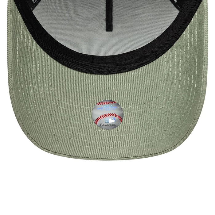 Pictured is this MLB League Essential New York Yankees 9FORTY E-Frame cap in pastel green. 5