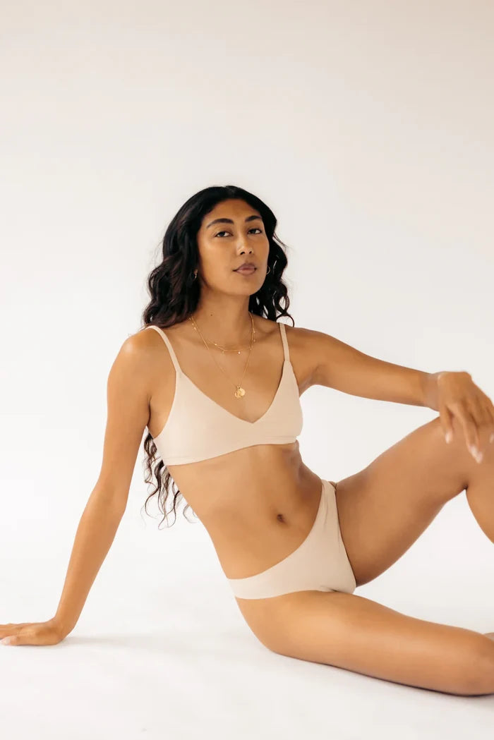Seamless Low-Mid Rise Thong Intimates Huha