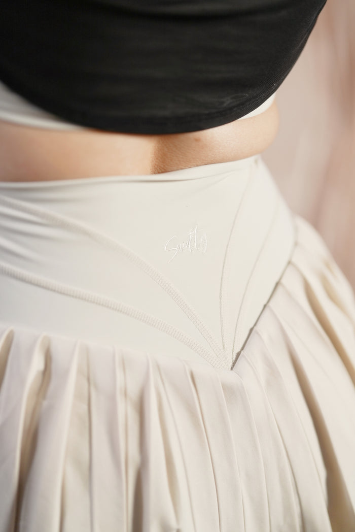 V-cut Tennis Skirt | Beige