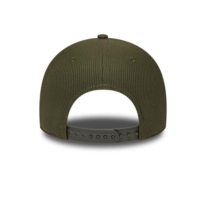 Pictured is this Visa Cash App Racing Bulls H1 Race Special 9FORTY Adjustable cap in green. 4