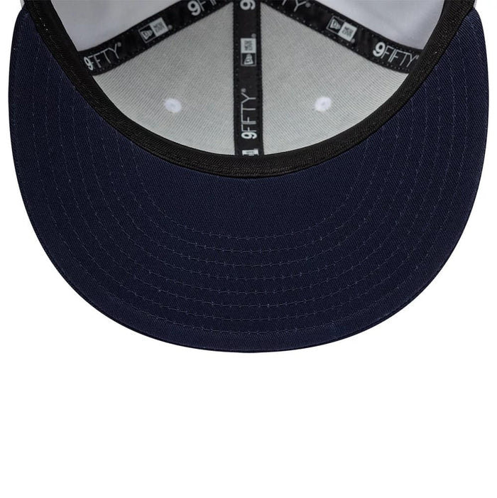 Pictured is this Atlassian Williams F1 Team Essential 9FIFTY Snapback Adjustable cap in white. 2