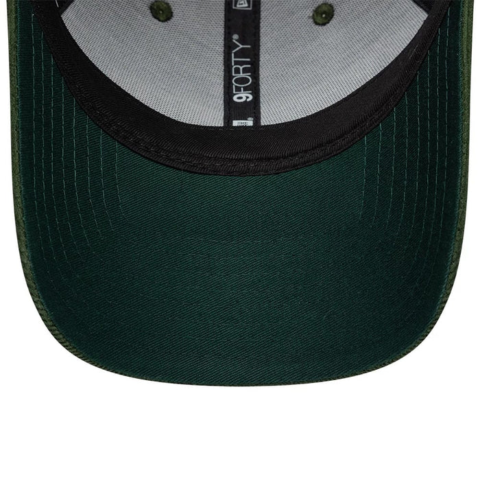 Pictured is this Traditional Cord Atlassian Williams F1 Team 9FORTY cap in dark green. 6