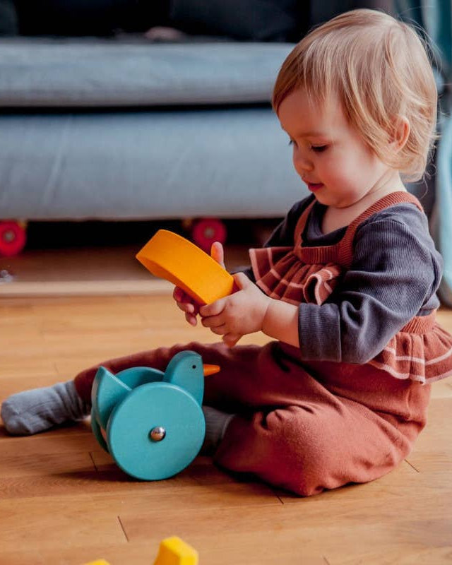 Wooden Roly-Poly Hen - Eco Baby Toy - Bajo
